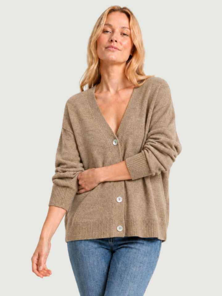 Cardigan over Sara in maglia nocciola 057088 0083 BIMOR 