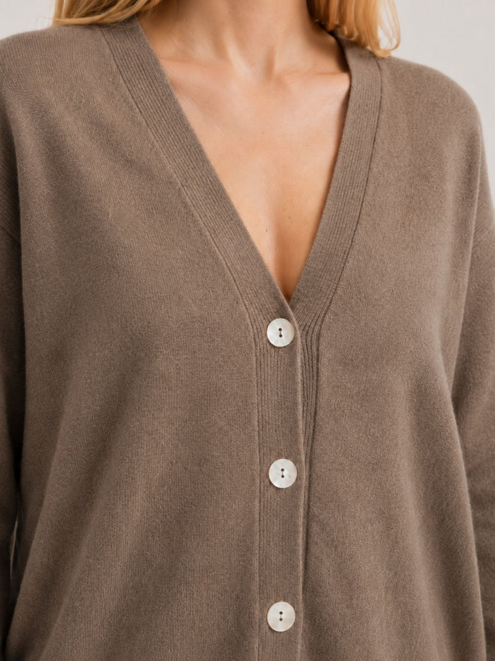 Cardigan over in maglia nocciola 057088 0083 BIMOR 