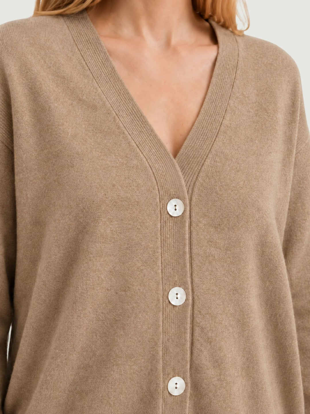 Cardigan over Sara in maglia nocciola 057088 0083 BIMOR 