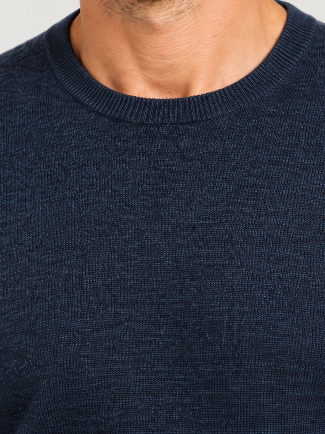 Maglia girocollo in lana e cashmere blu prussia 3060900 201 ANDREA MORANDO 