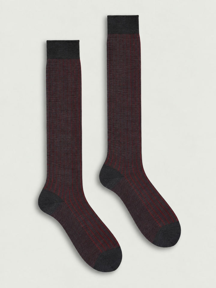 Calze lunghe in lana vergine a coste 63492G V0019 RED 