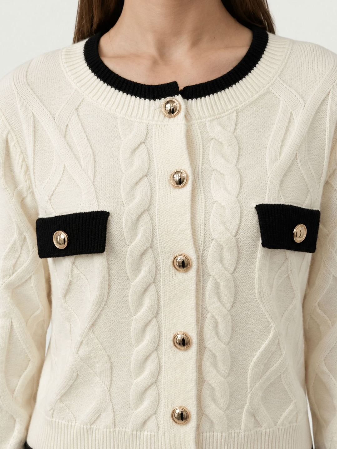 Cardigan in maglia panna e nero con bottoni dorati CN2756 BIANCO S&M GROUP 