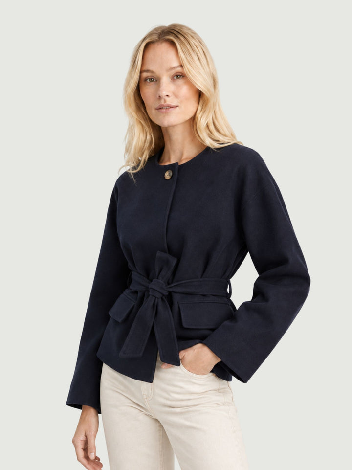 Giacca corta con cintura navy K4194 BLU SUNJOY 