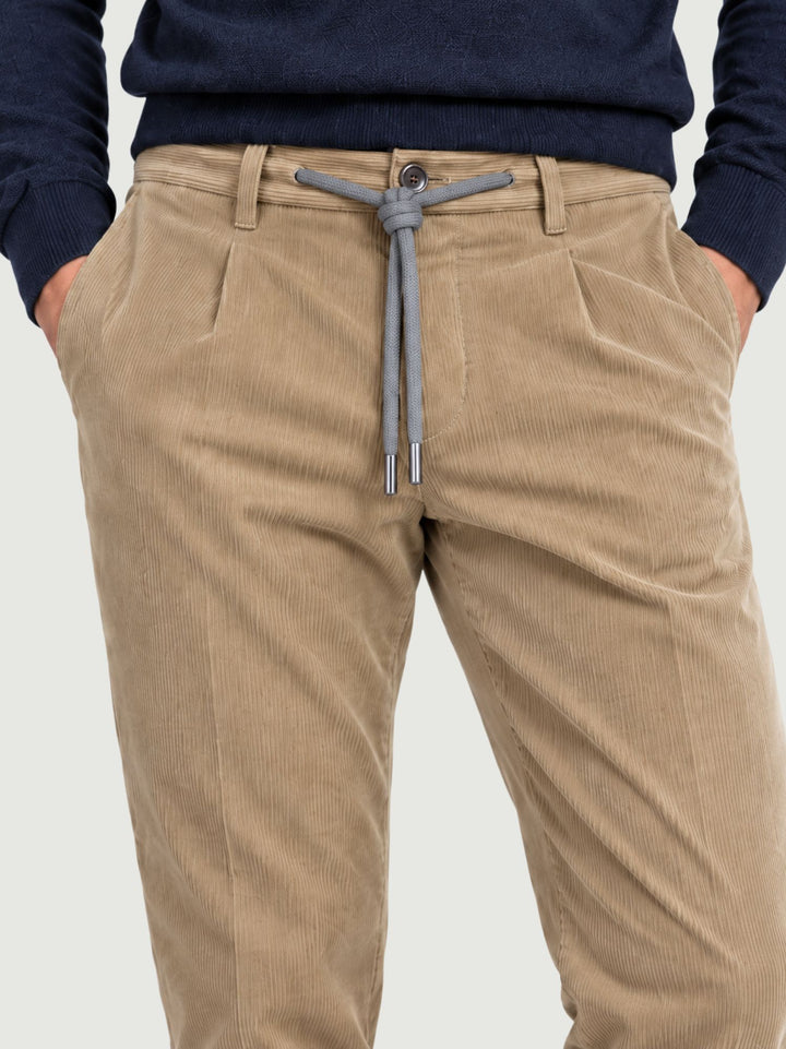 Pantalone in velluto a coste con coulisse sabbia P002CO0263M 2001 ANDREA MORANDO 