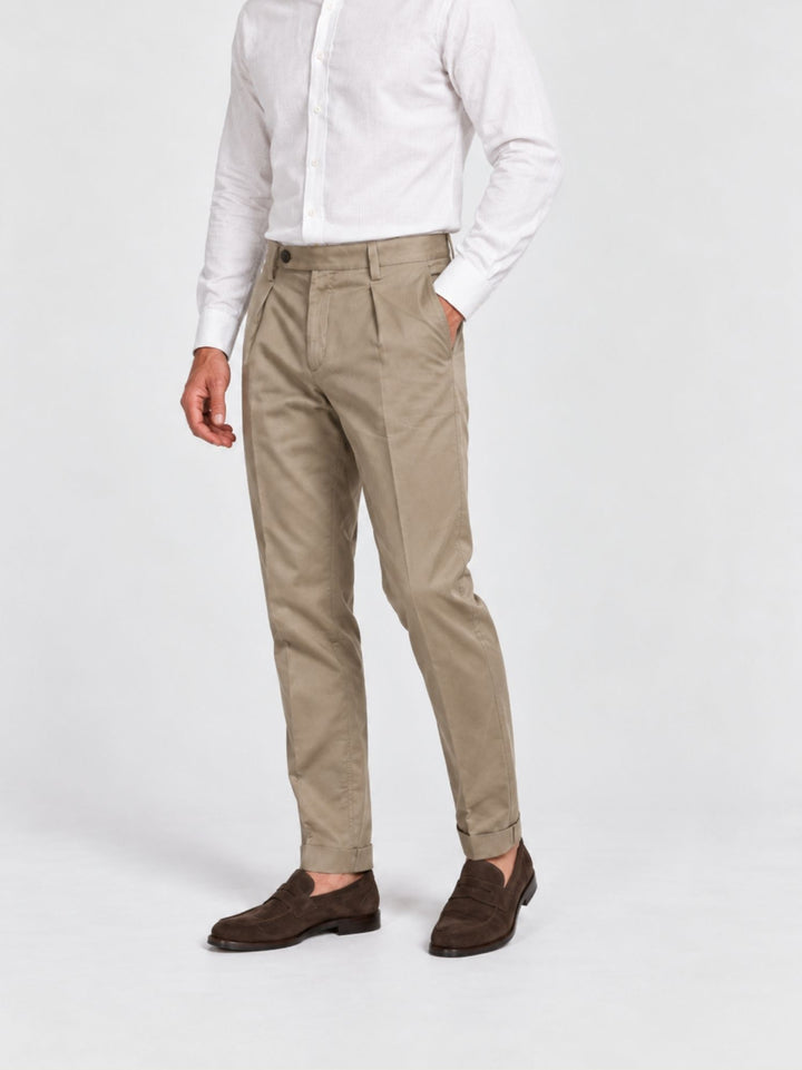 Pantalone chino con pinces sabbia P003CO0457M 2001 ANDREA MORANDO 