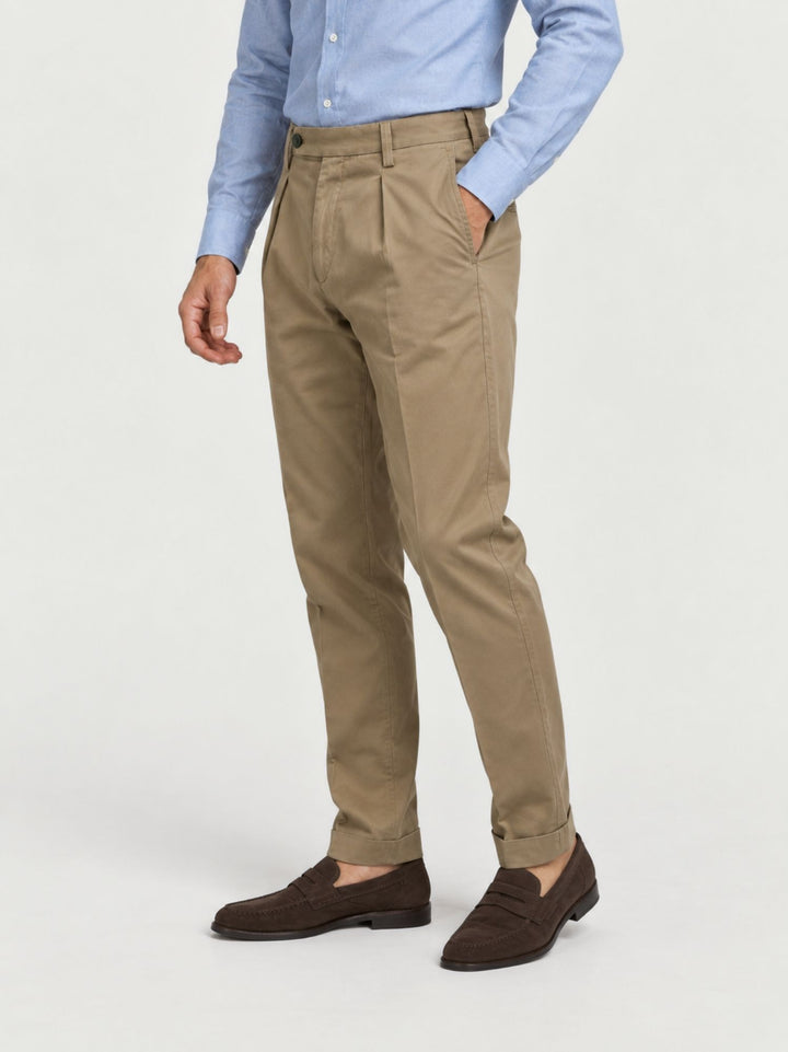 Pantalone chino con pinces fango P003CO0457M 2011 ANDREA MORANDO 