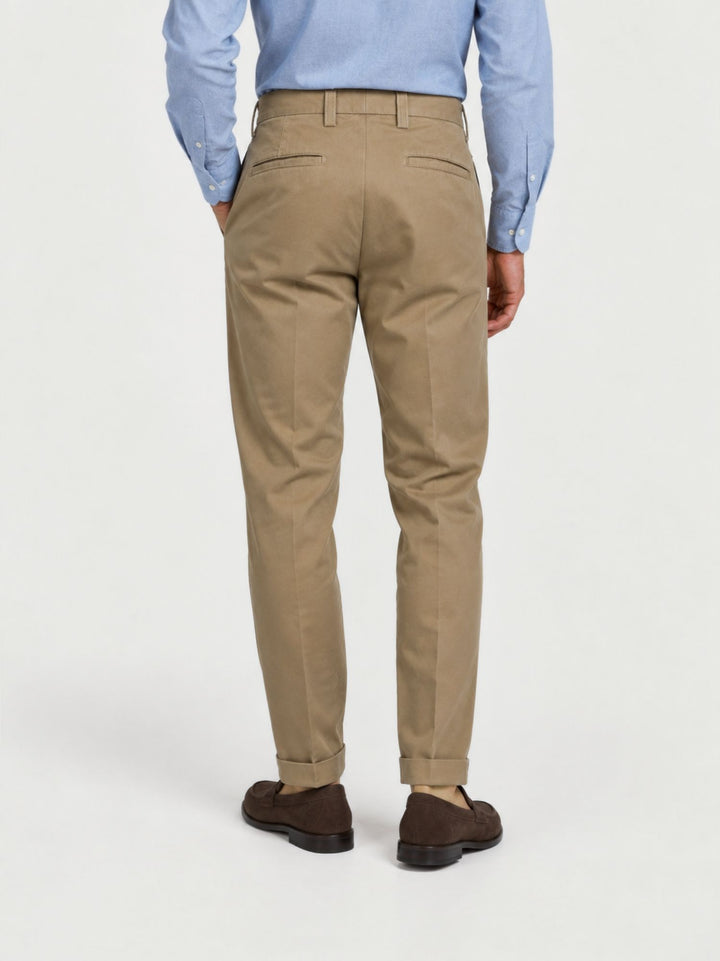 Pantalone chino con pinces fango P003CO0457M 2011 ANDREA MORANDO 