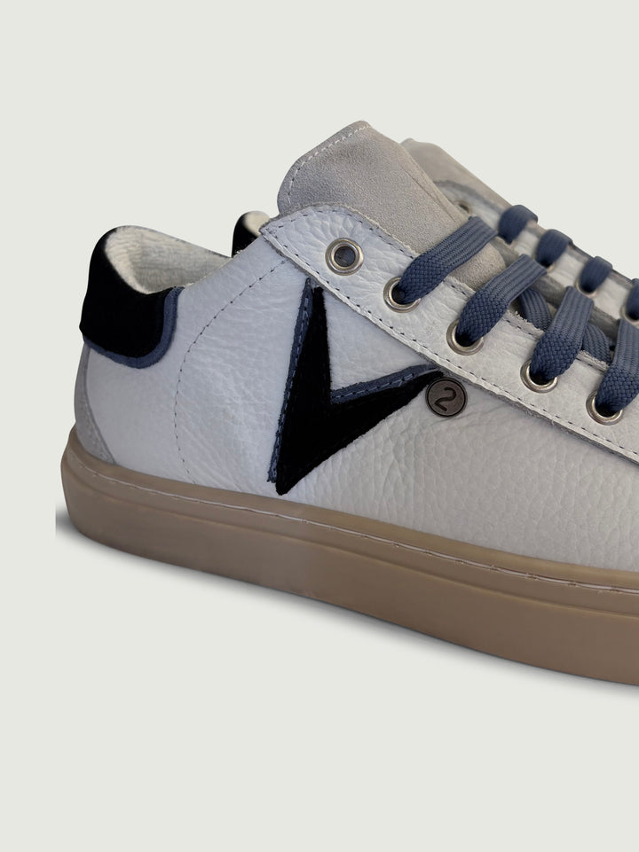 Sneaker Olympic dettagli neri SNKBIBOTVV NE V2 