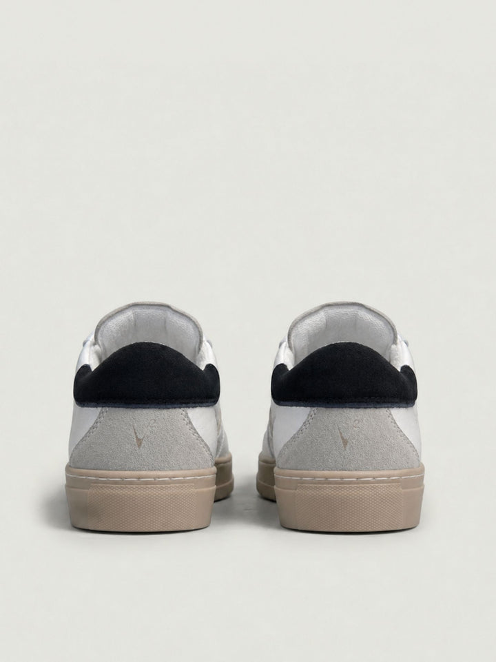 Sneaker Olympic dettagli neri SNKBIBOTVV NE V2 