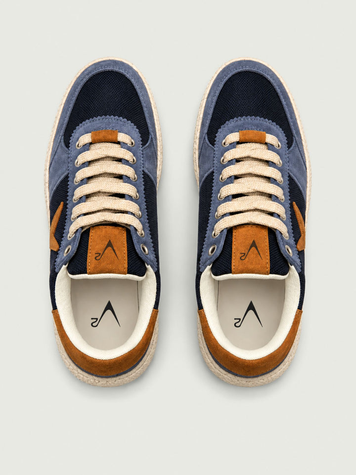 Sneaker in camoscio azzurro con inserti in tessuto tecnico SNKTEK CU V2 