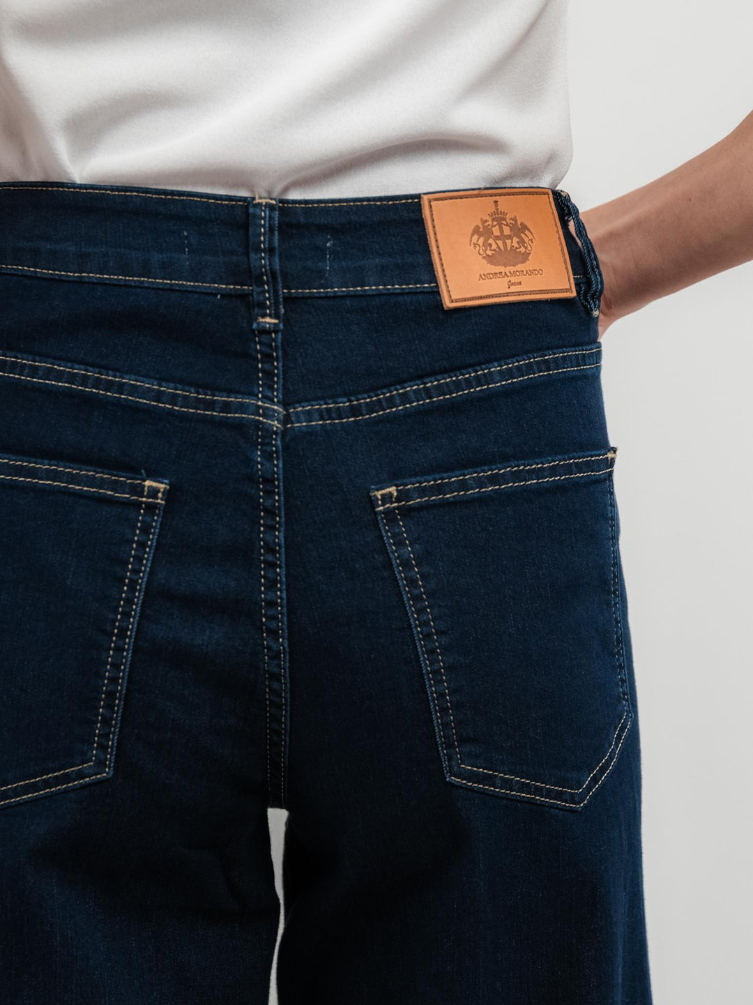 JEANS A PALAZZO CON CUCITURE