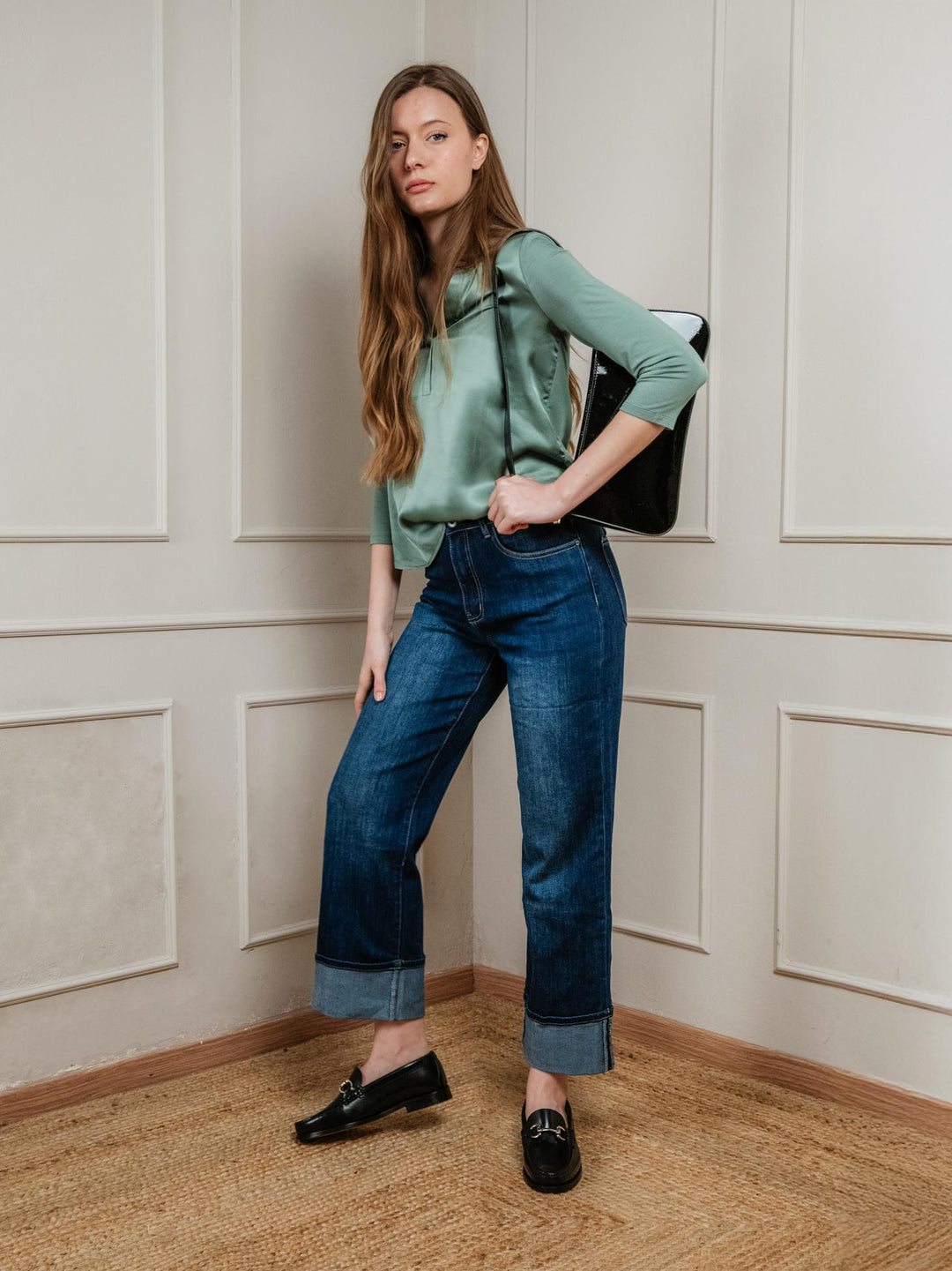 JEANS A PALAZZO CON RISVOLTO LAVAGGIO SCURO