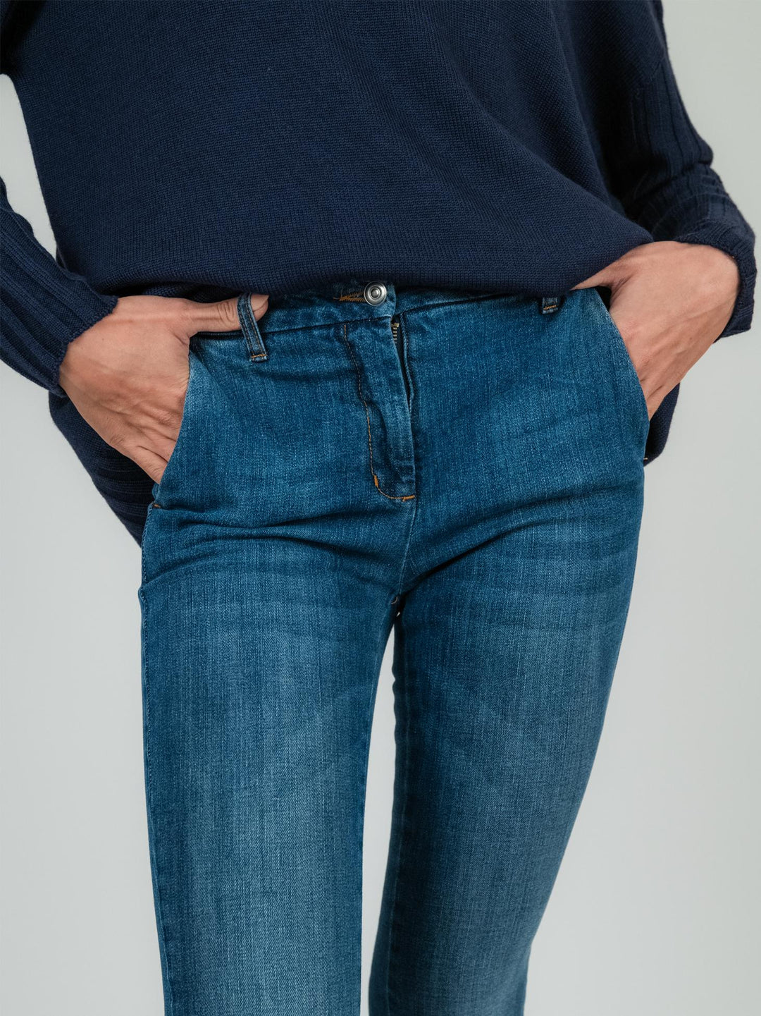 JEANS A ZAMPA IN DENIM MEDIO