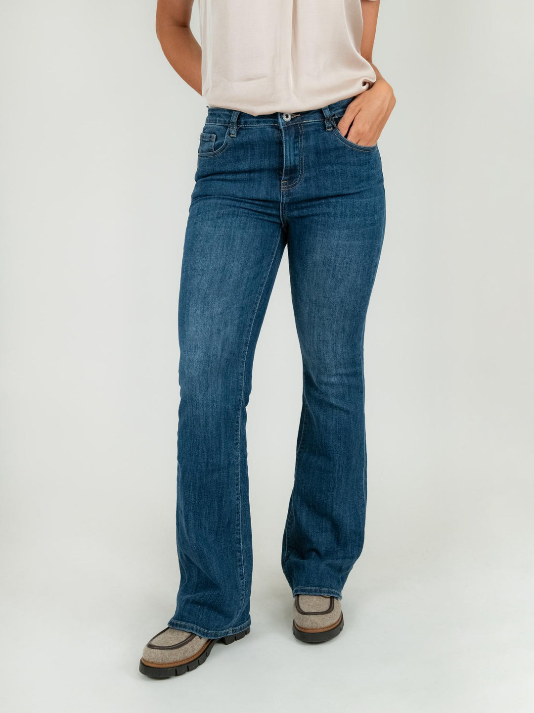 JEANS A ZAMPA IN DENIM SCURO