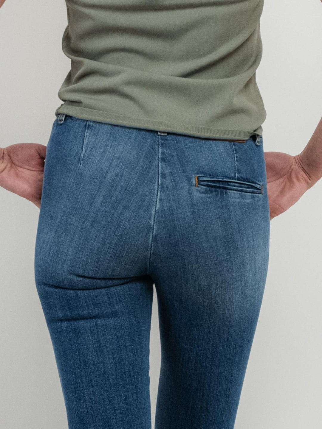 JEANS A ZAMPA LAVAGGIO MEDIO