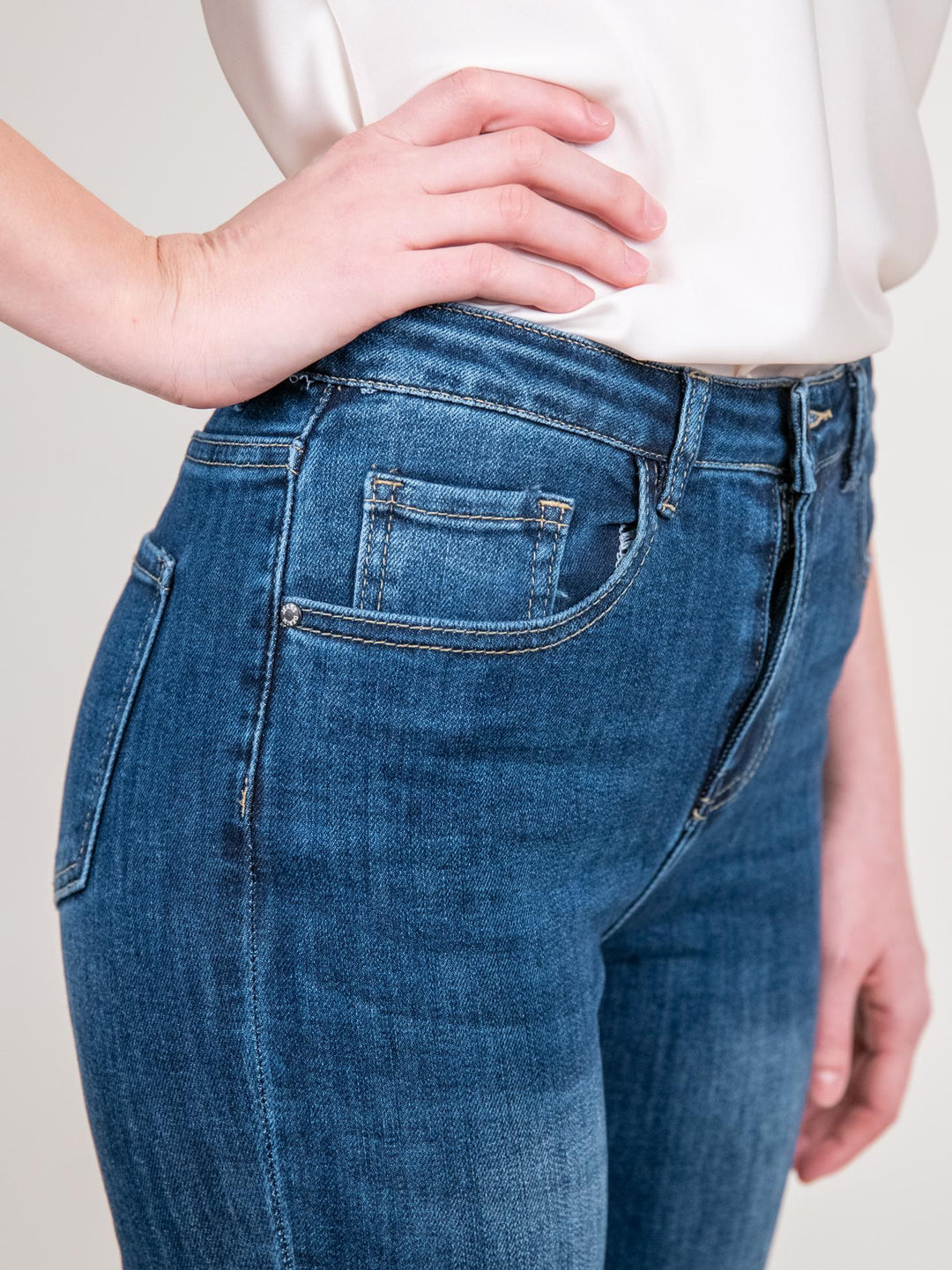 JEANS SCURO 5 TASCHE SFRANGIATO