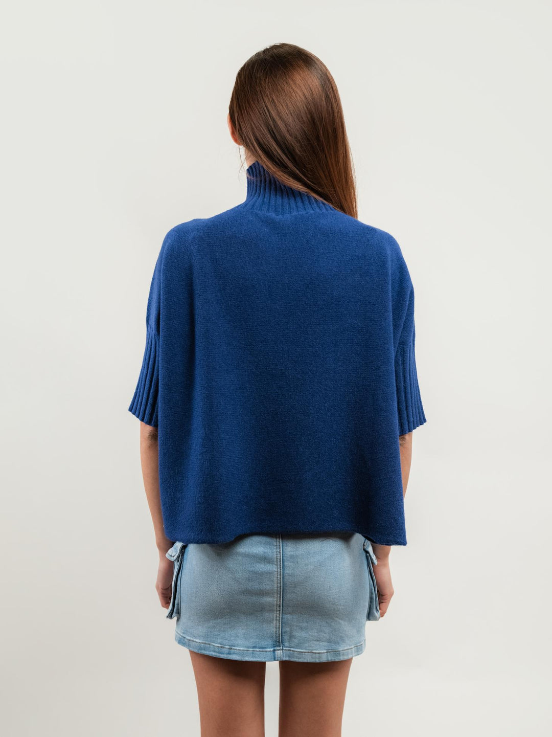 MAGLIA A COLLO ALTO BLU CON MANICHE A 3/4