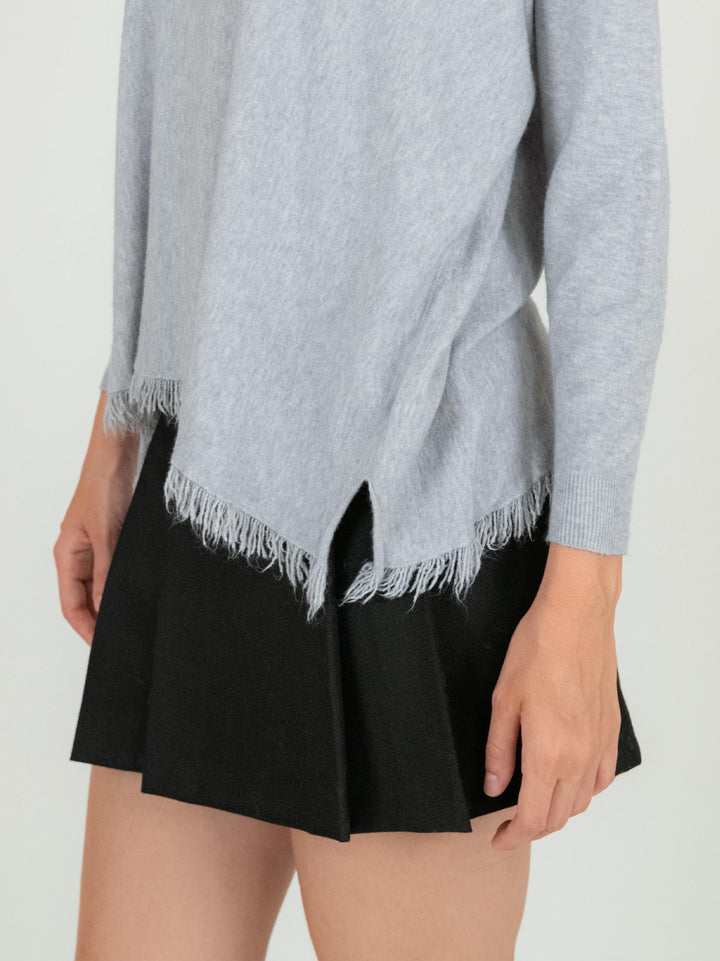 MAGLIA CON FRANGE GRIGIO PERLA
