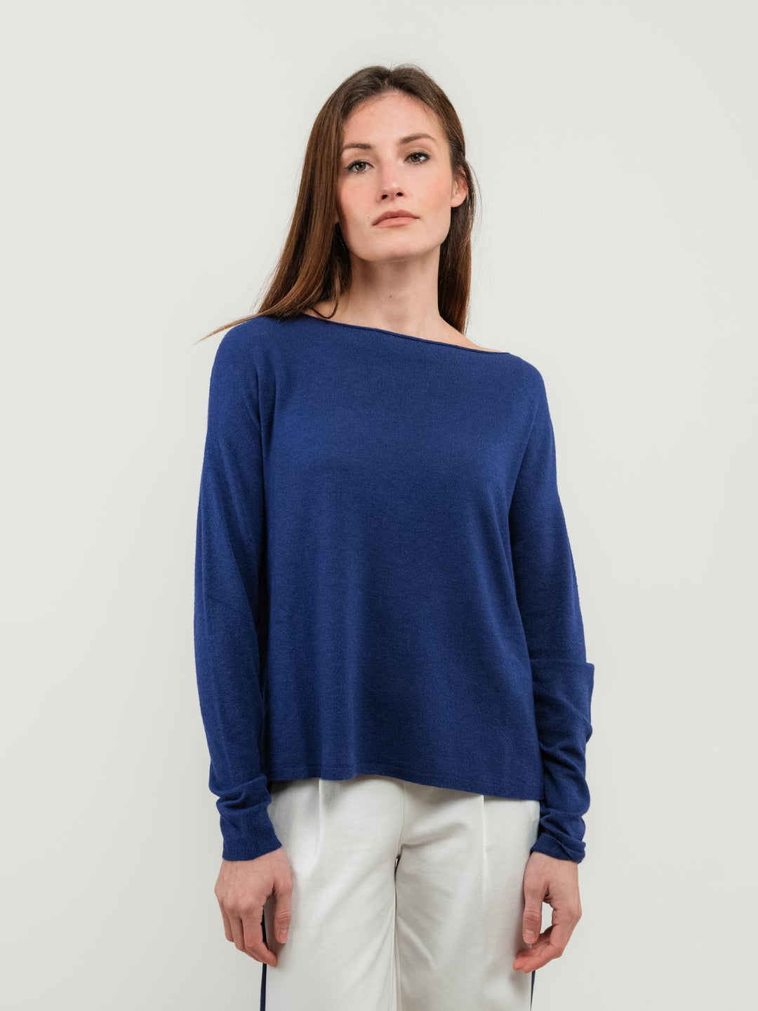 MAGLIA CON SCOLLO A BARCA BLU
