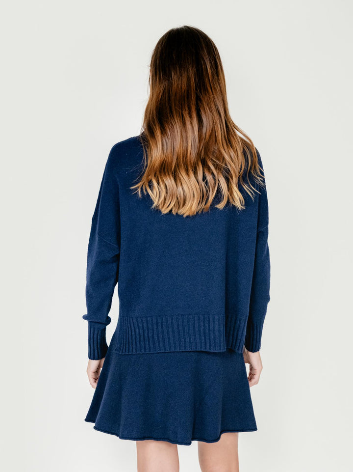 MAGLIA CON SCOLLO A V BLU