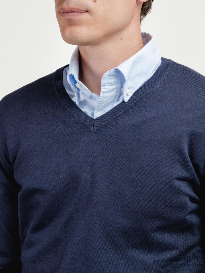 MAGLIA CON SCOLLO A V BLU NAVY