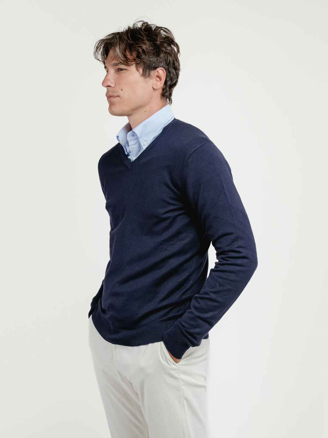 MAGLIA CON SCOLLO A V BLU NAVY