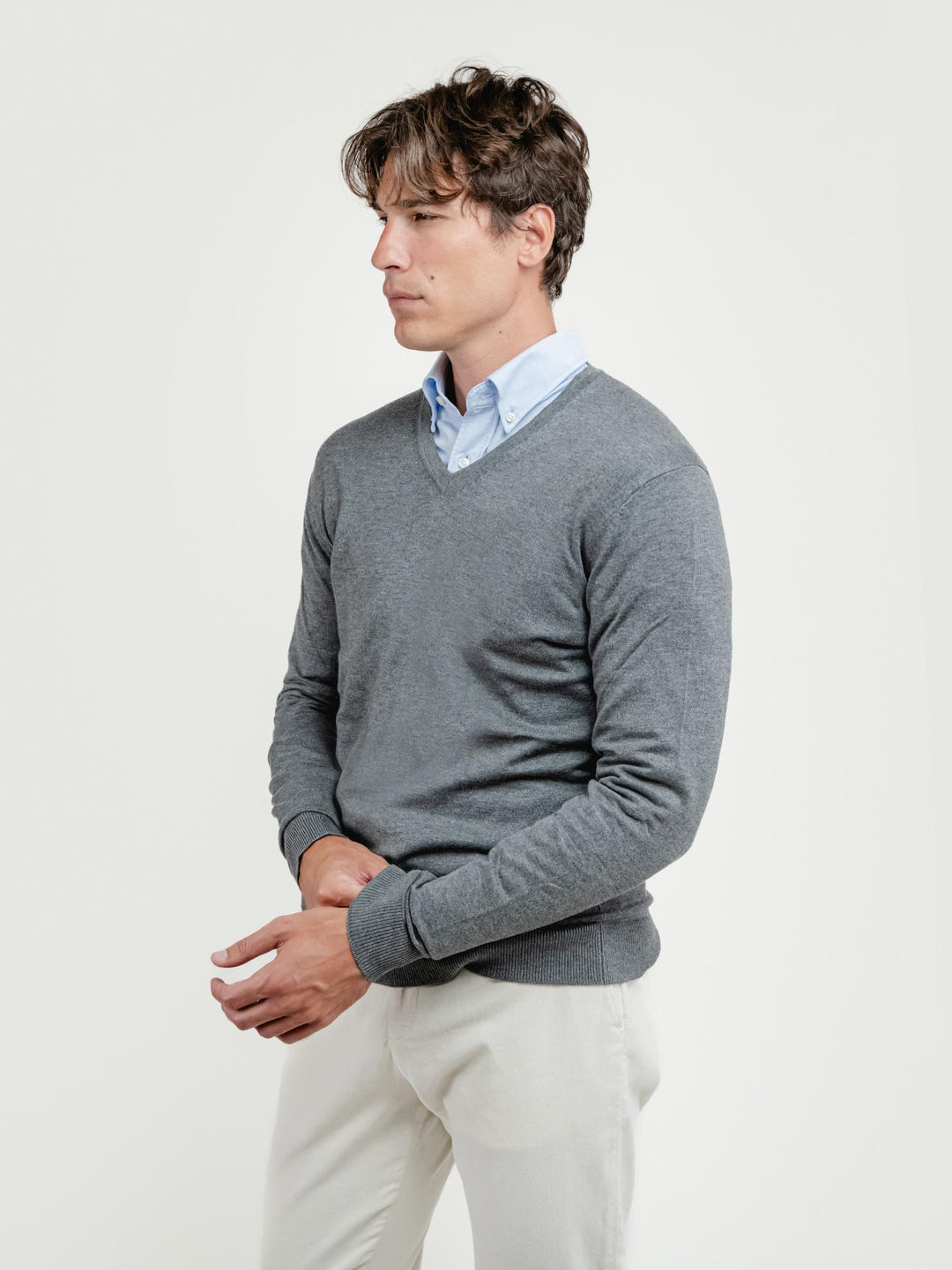 MAGLIA CON SCOLLO A V GRIGIO ANTRACITE