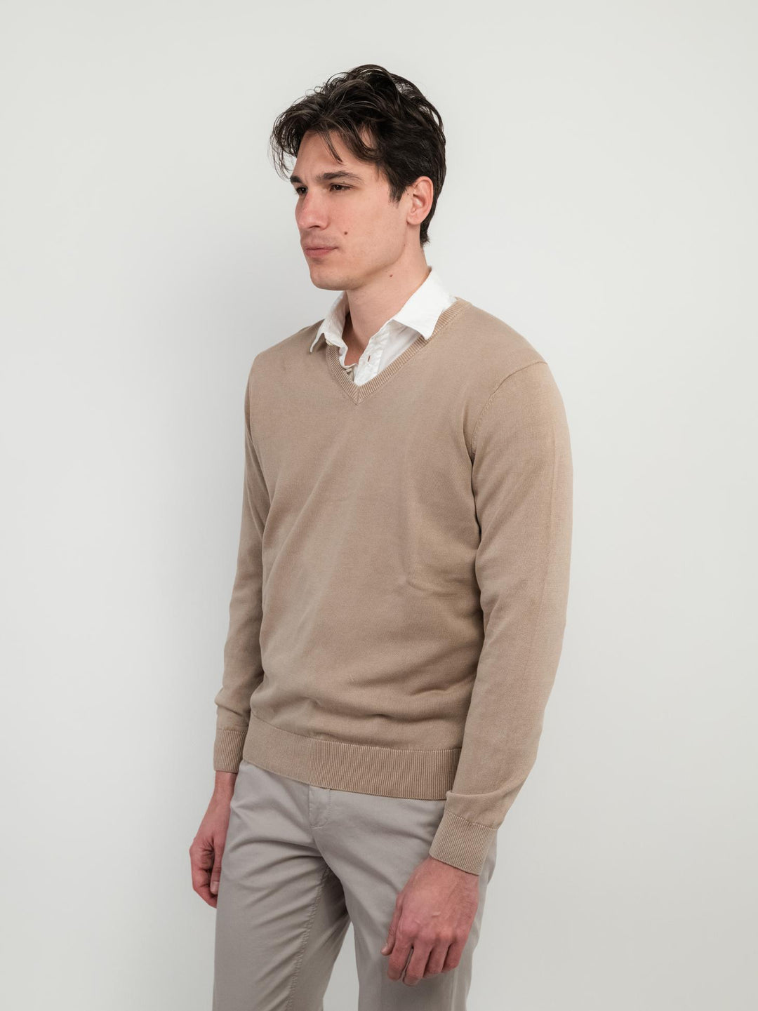 MAGLIA CON SCOLLO A V IN COTONE BEIGE