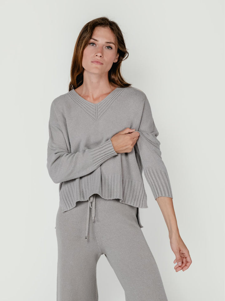 MAGLIA CON SCOLLO A V TORTORA