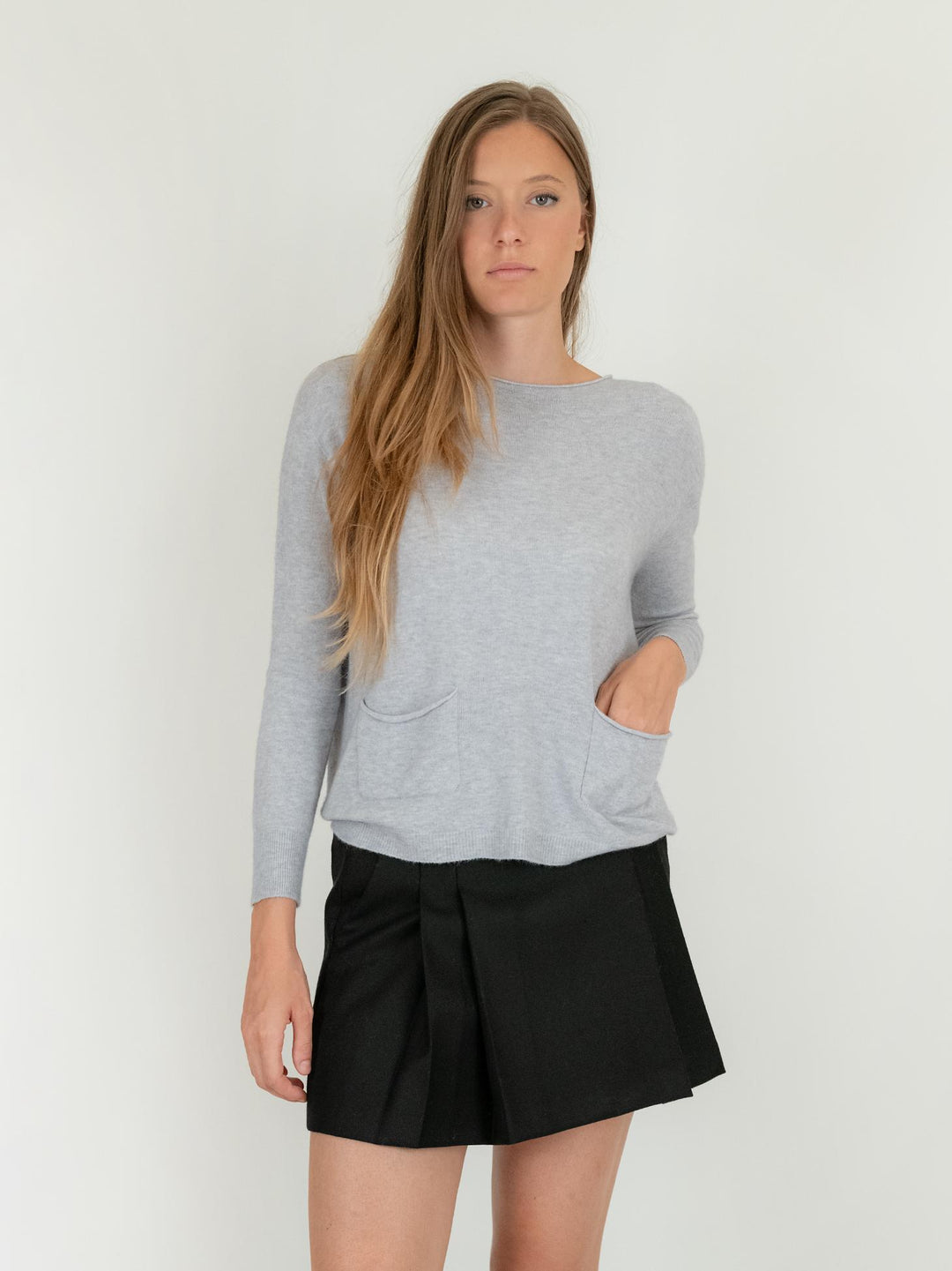 MAGLIA CON TASCHINE GRIGIO PERLA