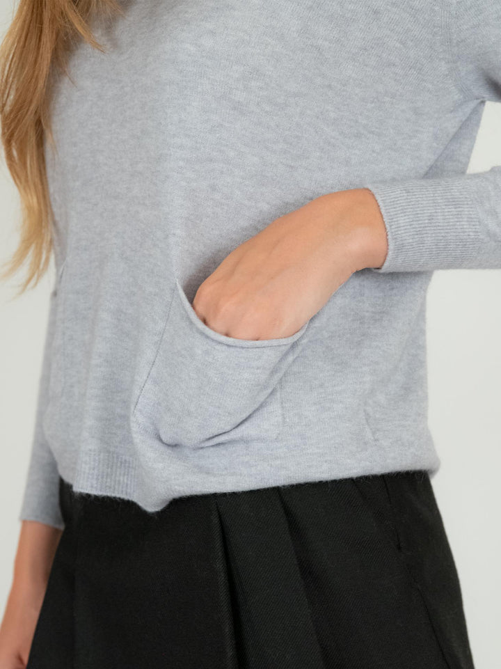 MAGLIA CON TASCHINE GRIGIO PERLA