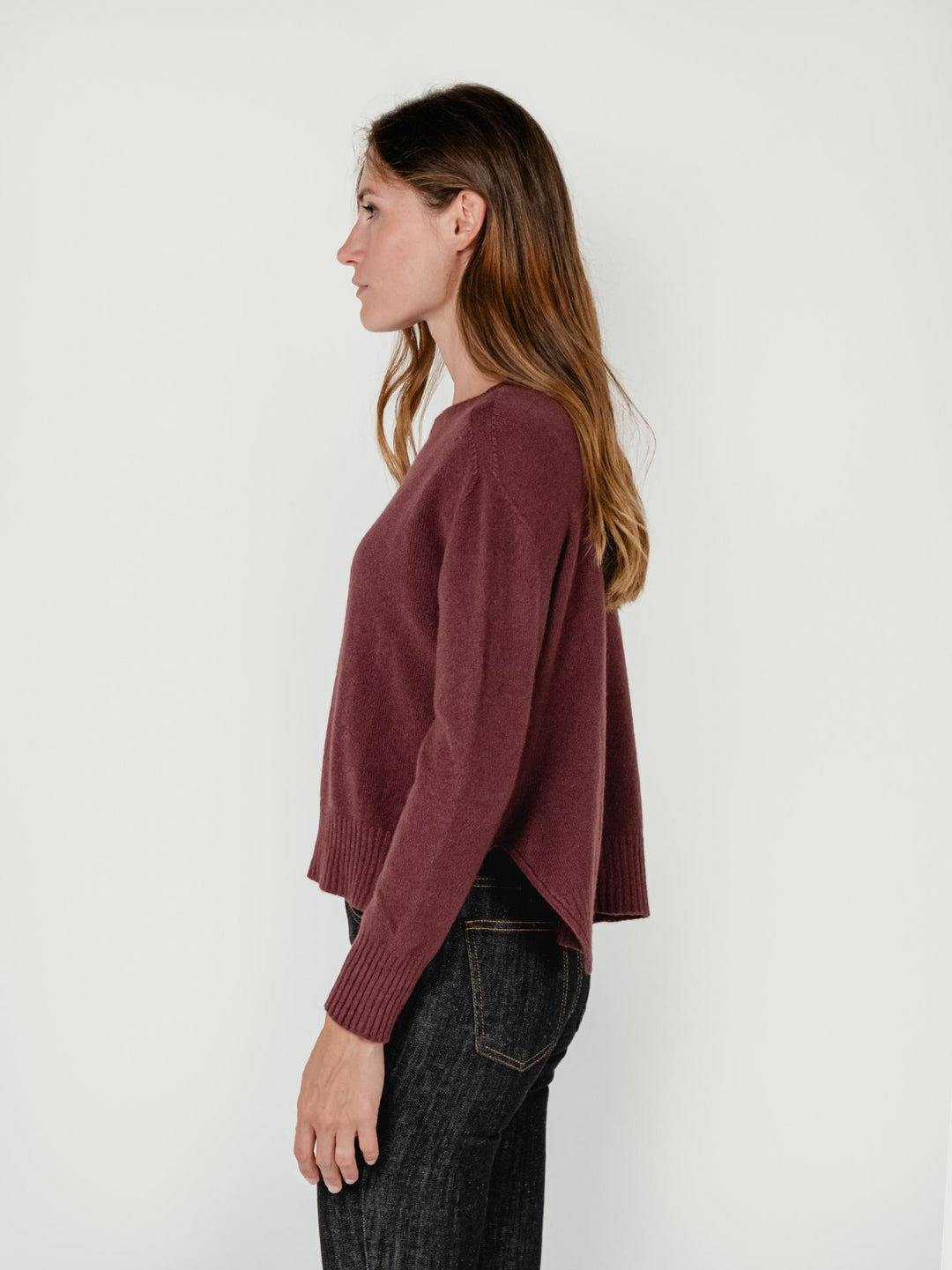 MAGLIA GIROCOLLO CON FONDO ASSIMETRICO BORDEAUX