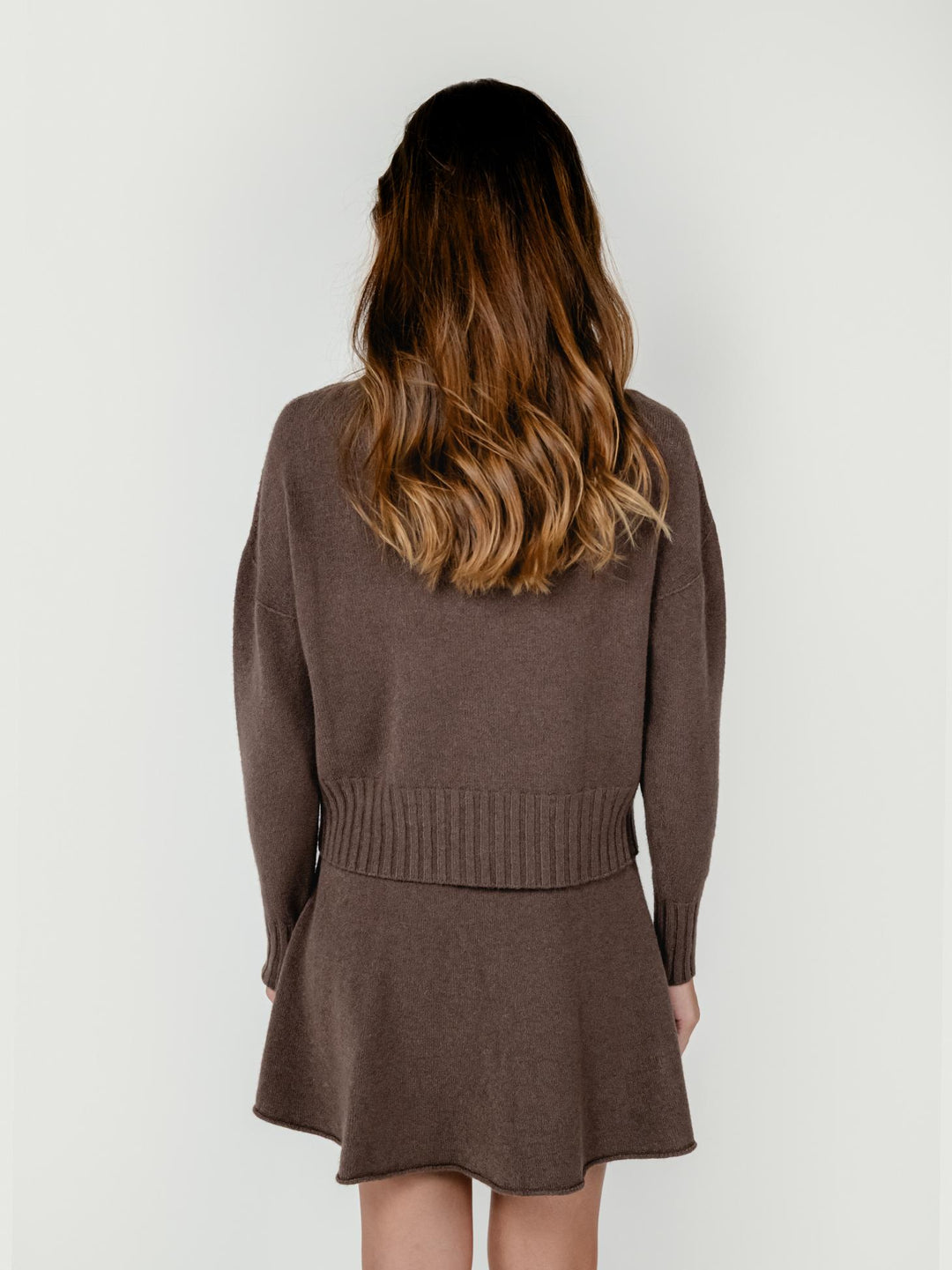 MAGLIA GIROCOLLO CORTA MARRONE