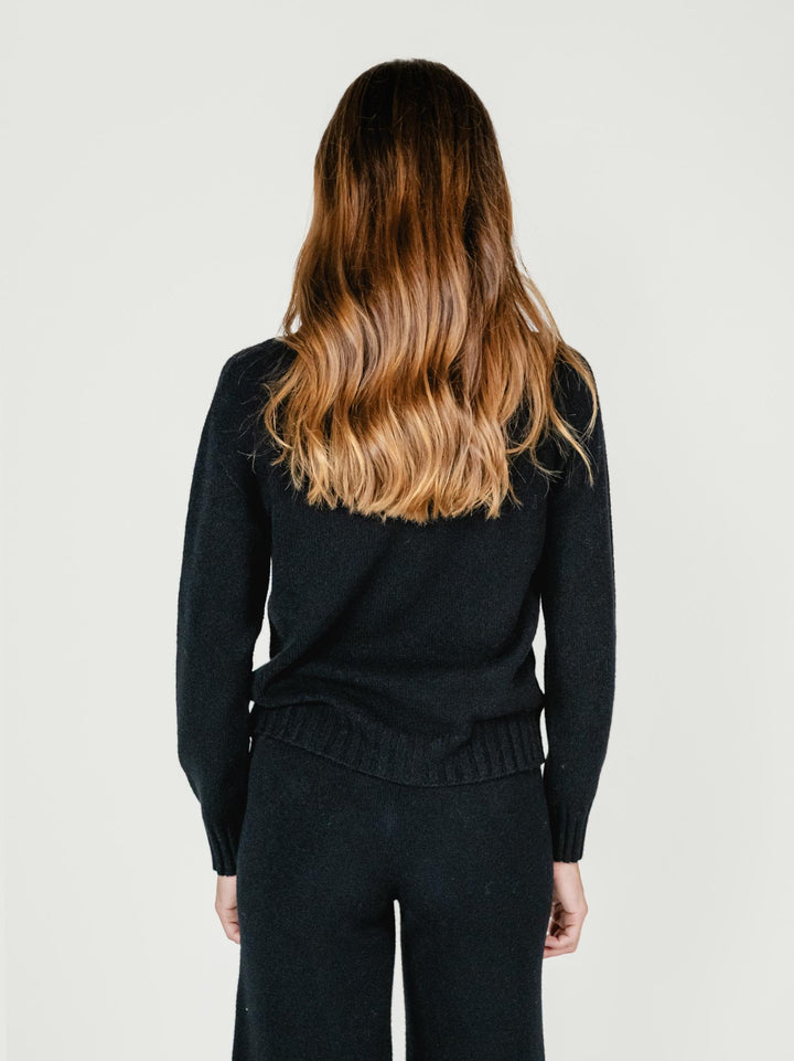 MAGLIA GIROCOLLO NERO