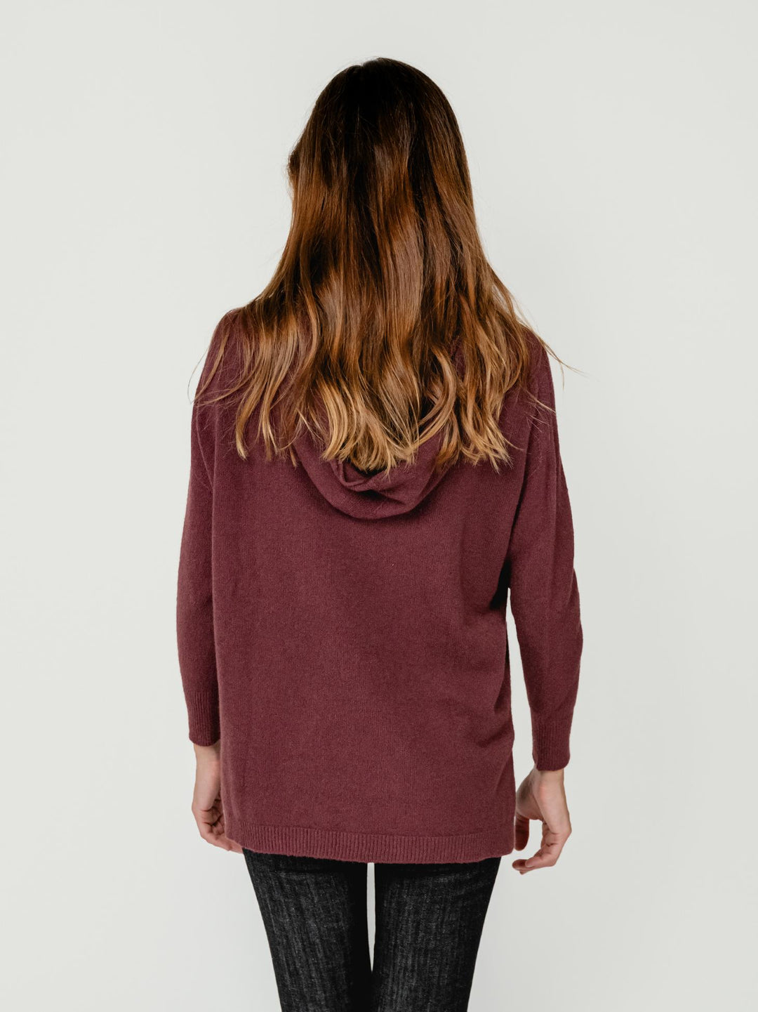 MAGLIA LUNGA CON TASCHE E CAPPUCCIO BORDEAUX