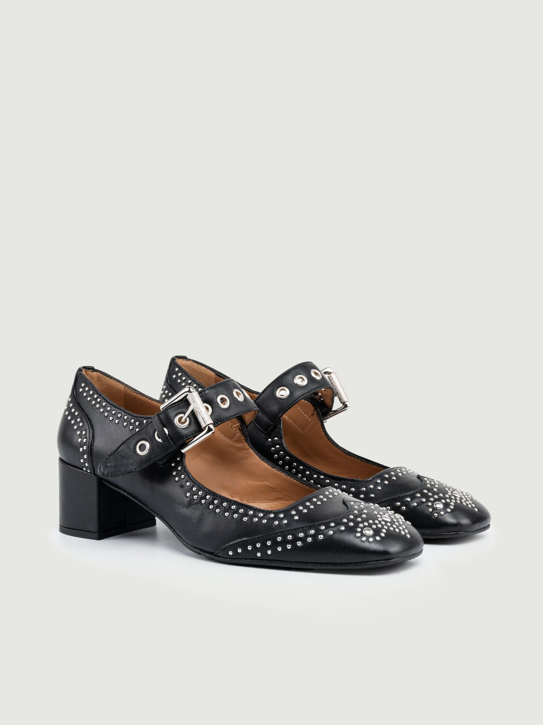 MARY JANE IN PELLE NERA CON BORCHIETTE