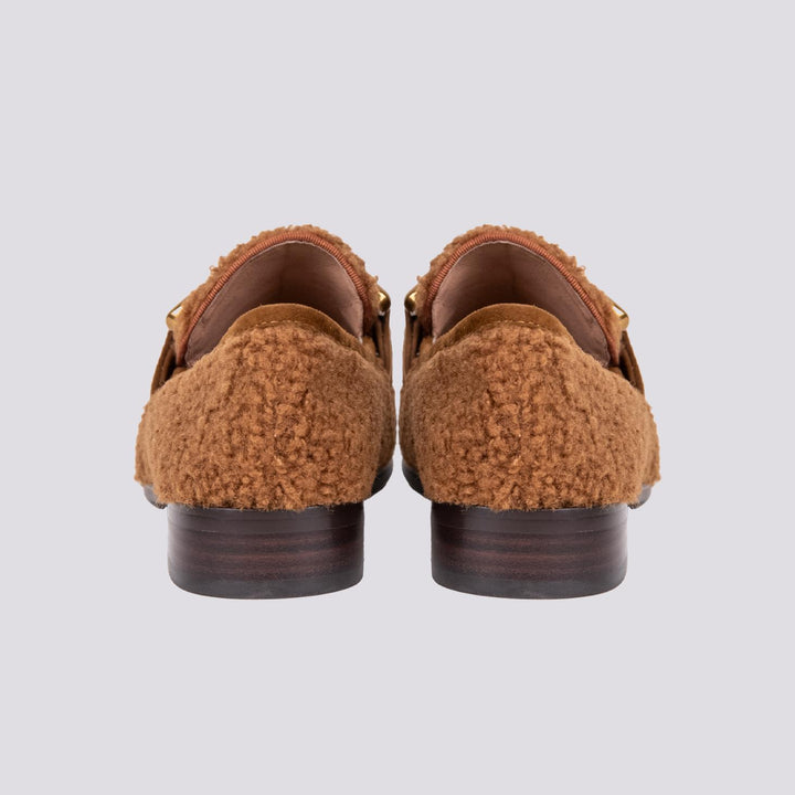 MOCASSINO CON MORSETTO FRONTALE IN TESSUTO BOUCLE MARRONE