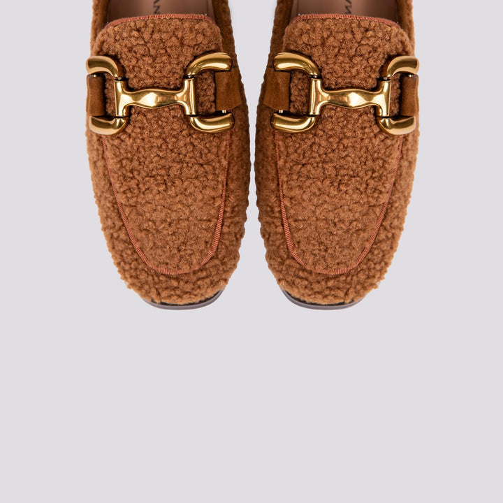 MOCASSINO CON MORSETTO FRONTALE IN TESSUTO BOUCLE MARRONE