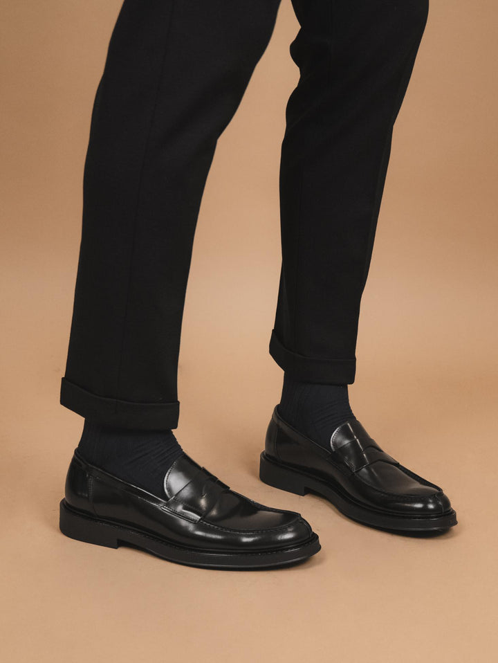 MOCASSINO CON PENNY FRONTALE IN PELLE SPAZZOLATA NERA