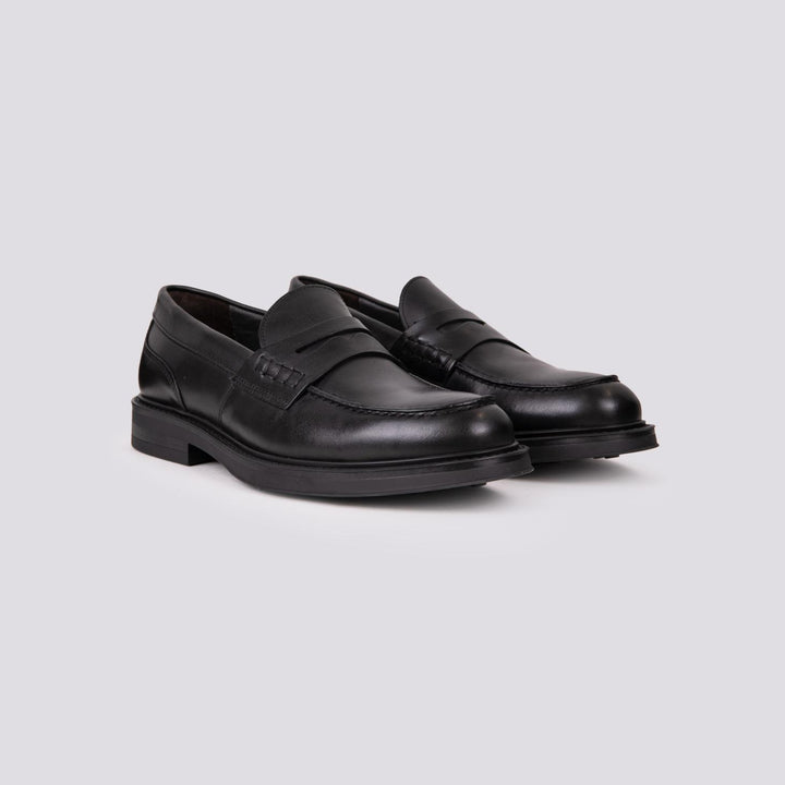 MOCASSINO CON PENNY IN PELLE NERA