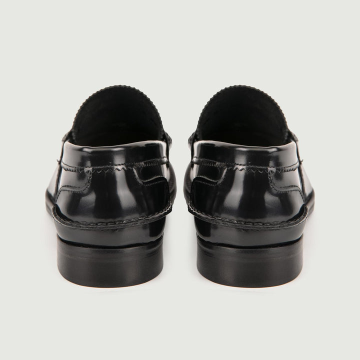 MOCASSINO CON PENNY IN PELLE SPAZZOLATA NERA