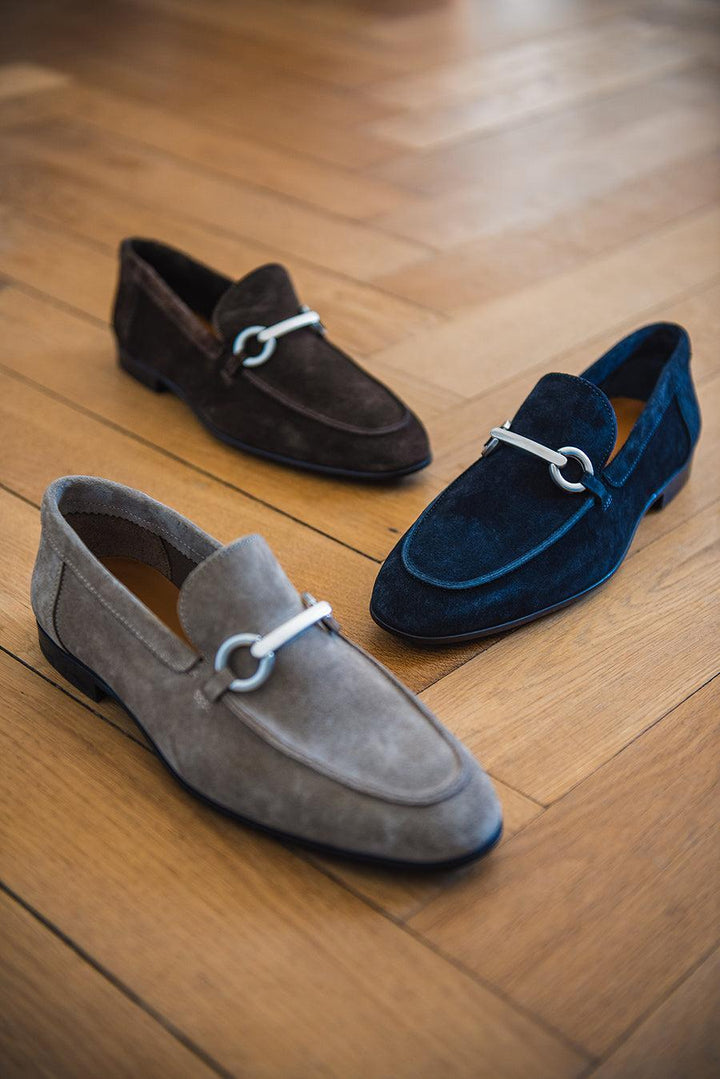 MOCASSINO IN CAMOSCIO CON FIBBIA
