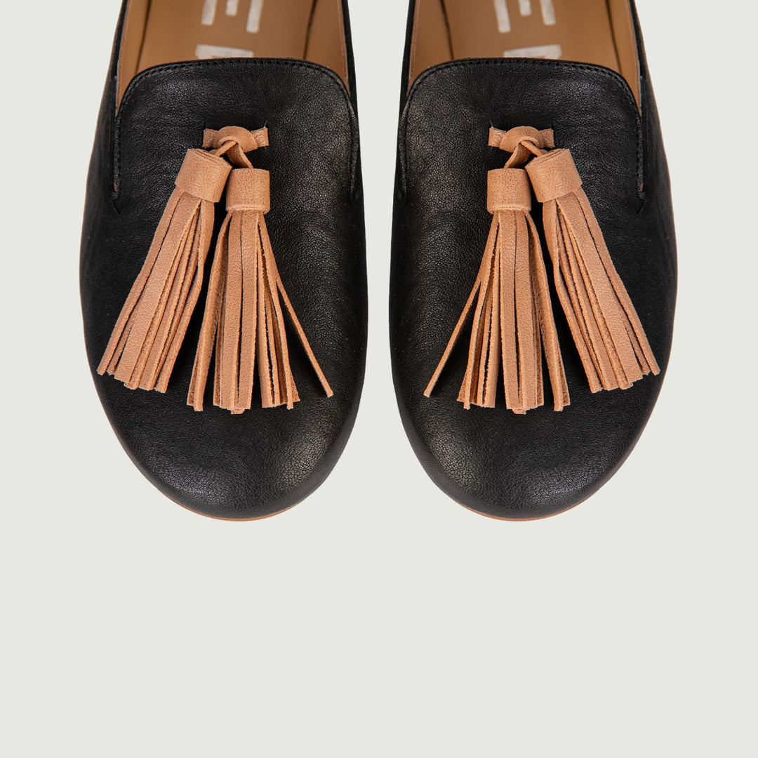 MOCASSINO IN NAPPA NERA CON MAXI NAPPINA