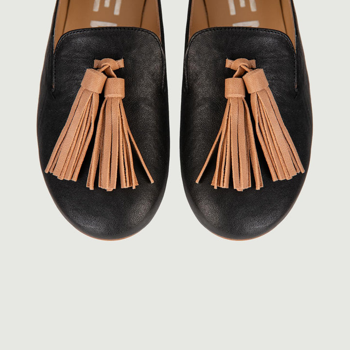MOCASSINO IN NAPPA NERA CON MAXI NAPPINA
