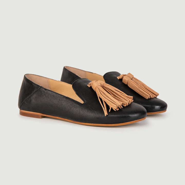 MOCASSINO IN NAPPA NERA CON MAXI NAPPINA