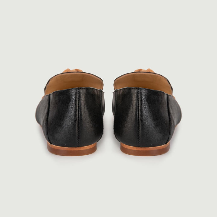 MOCASSINO IN NAPPA NERA CON MAXI NAPPINA
