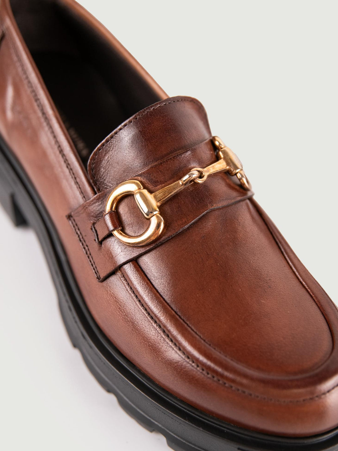 MOCASSINO IN PELLE MARRONE CON MORSETTO