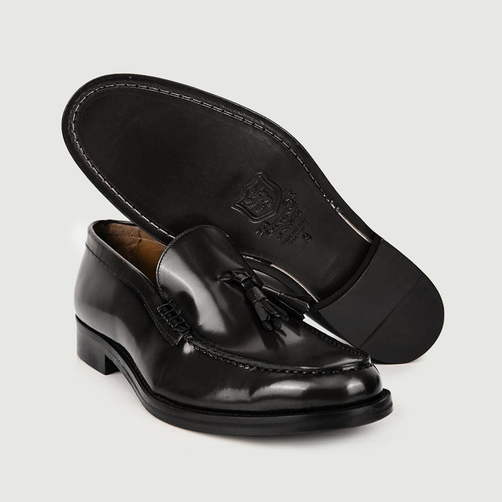 MOCASSINO IN PELLE SPAZZOLATA CON NAPPINE NERO