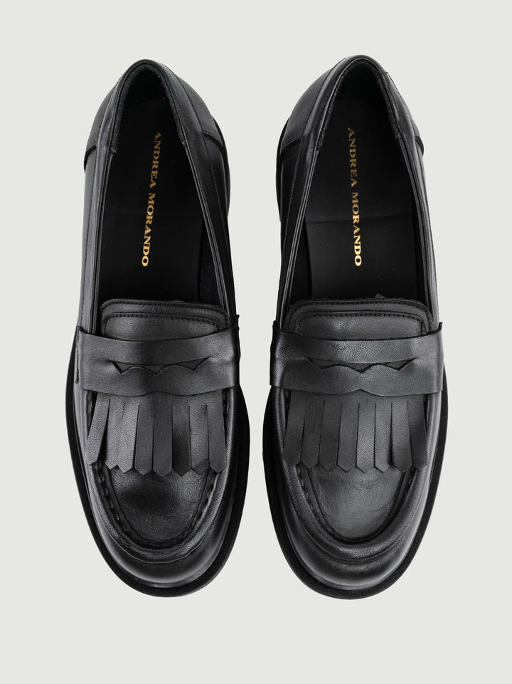 MOCASSINO PENNY CON FRANGE IN PELLE NERA