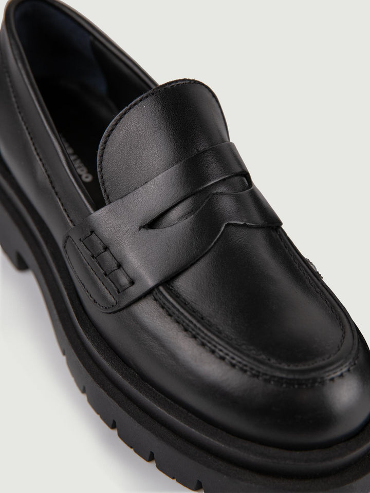 MOCASSINO PENNY IN PELLE NERA CON MAXI PARA